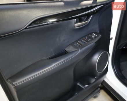 Білий Лексус НХ, об'ємом двигуна 2.49 л та пробігом 213 тис. км за 27900 $, фото 11 на Automoto.ua