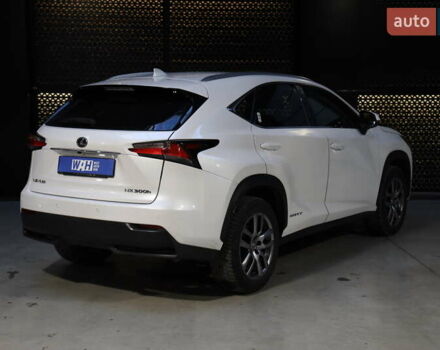 Білий Лексус НХ, об'ємом двигуна 2.49 л та пробігом 213 тис. км за 27900 $, фото 4 на Automoto.ua