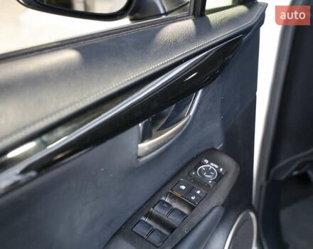 Білий Лексус НХ, об'ємом двигуна 2.49 л та пробігом 213 тис. км за 27900 $, фото 14 на Automoto.ua