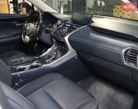 Білий Лексус НХ, об'ємом двигуна 2.49 л та пробігом 213 тис. км за 27900 $, фото 35 на Automoto.ua