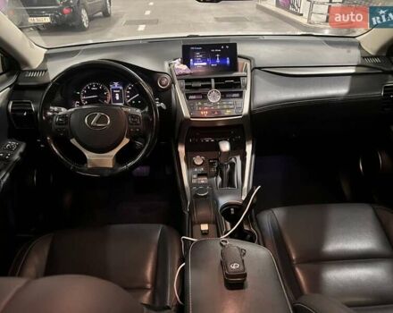 Лексус НХ 2016 у Києві на Automoto.ua Білий Лексус НХ, об'ємом двигуна 2 л та пробігом 128 тис. км за 24000 $, фото 12 на Automoto.ua