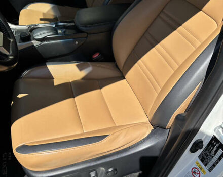 Білий Лексус НХ, об'ємом двигуна 2 л та пробігом 107 тис. км за 24800 $, фото 7 на Automoto.ua