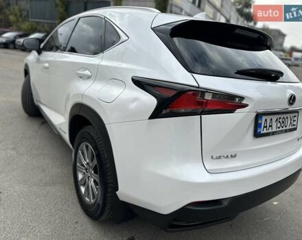 Лексус НХ 2016 у Києві на Automoto.ua Білий Лексус НХ, об'ємом двигуна 2.49 л та пробігом 108 тис. км за 26000 $, фото 11 на Automoto.ua