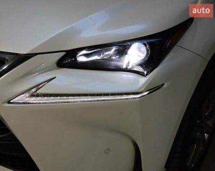 Білий Лексус НХ, об'ємом двигуна 2.49 л та пробігом 213 тис. км за 27900 $, фото 1 на Automoto.ua