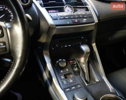 Білий Лексус НХ, об'ємом двигуна 2.49 л та пробігом 213 тис. км за 27900 $, фото 21 на Automoto.ua