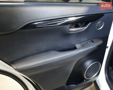 Білий Лексус НХ, об'ємом двигуна 2.49 л та пробігом 213 тис. км за 27900 $, фото 24 на Automoto.ua