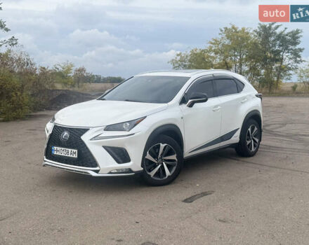 Білий Лексус НХ, об'ємом двигуна 2.49 л та пробігом 83 тис. км за 27600 $, фото 1 на Automoto.ua