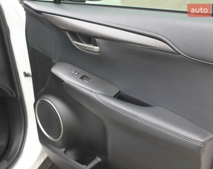 Белый Лексус НХ, объемом двигателя 2 л и пробегом 58 тыс. км за 25999 $, фото 33 на Automoto.ua