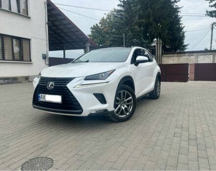 Белый Лексус НХ, объемом двигателя 2 л и пробегом 70 тыс. км за 29000 $, фото 1 на Automoto.ua