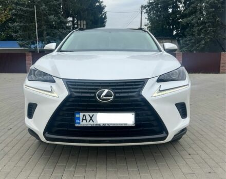 Белый Лексус НХ, объемом двигателя 2 л и пробегом 70 тыс. км за 27000 $, фото 1 на Automoto.ua