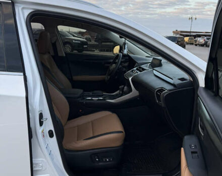 Білий Лексус НХ, об'ємом двигуна 2 л та пробігом 90 тис. км за 25500 $, фото 11 на Automoto.ua