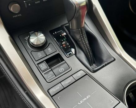 Білий Лексус НХ, об'ємом двигуна 2 л та пробігом 57 тис. км за 34999 $, фото 16 на Automoto.ua