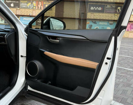 Білий Лексус НХ, об'ємом двигуна 2 л та пробігом 90 тис. км за 25500 $, фото 10 на Automoto.ua