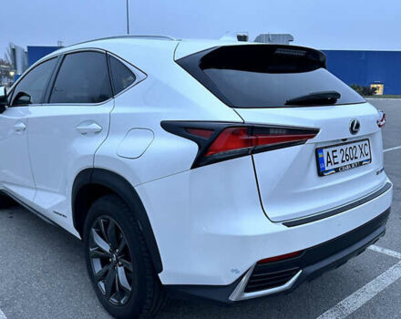 Білий Лексус НХ, об'ємом двигуна 2.49 л та пробігом 128 тис. км за 32000 $, фото 3 на Automoto.ua