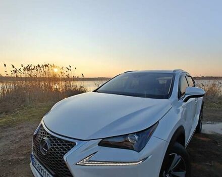 Білий Лексус НХ, об'ємом двигуна 2 л та пробігом 53 тис. км за 28000 $, фото 1 на Automoto.ua