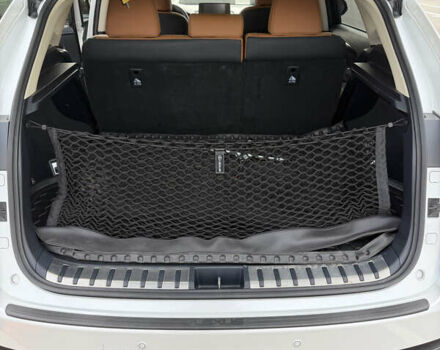 Белый Лексус НХ, объемом двигателя 2 л и пробегом 98 тыс. км за 27500 $, фото 2 на Automoto.ua