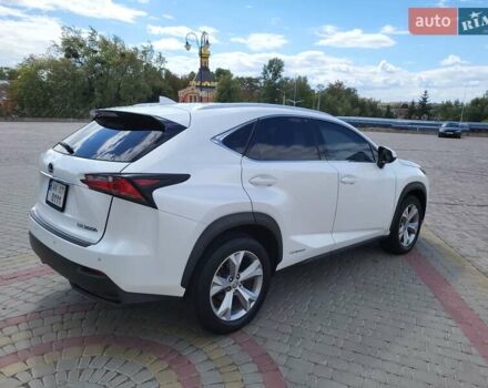 Белый Лексус НХ, объемом двигателя 2.49 л и пробегом 71 тыс. км за 30500 $, фото 3 на Automoto.ua