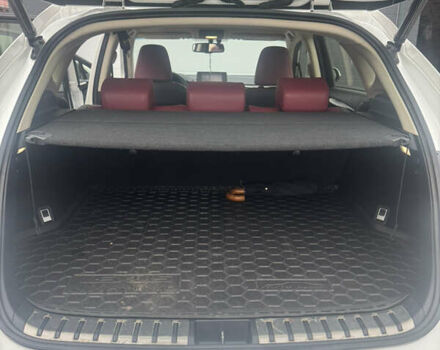 Белый Лексус НХ, объемом двигателя 1.99 л и пробегом 225 тыс. км за 27000 $, фото 7 на Automoto.ua