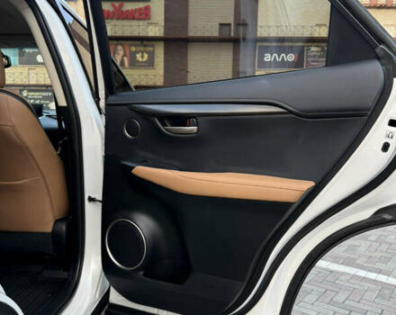 Білий Лексус НХ, об'ємом двигуна 2 л та пробігом 90 тис. км за 25500 $, фото 8 на Automoto.ua