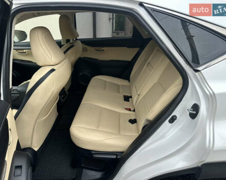 Белый Лексус НХ, объемом двигателя 2 л и пробегом 105 тыс. км за 21900 $, фото 14 на Automoto.ua