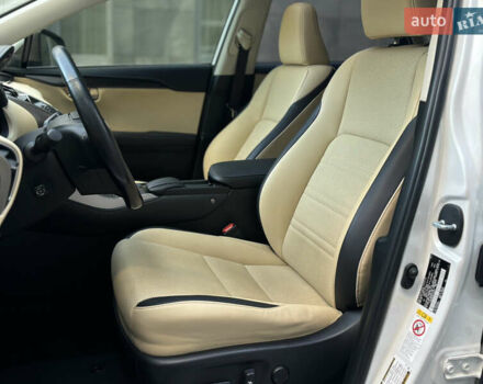 Белый Лексус НХ, объемом двигателя 2 л и пробегом 199 тыс. км за 21500 $, фото 12 на Automoto.ua