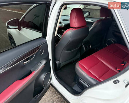 Білий Лексус НХ, об'ємом двигуна 1.99 л та пробігом 186 тис. км за 28300 $, фото 12 на Automoto.ua