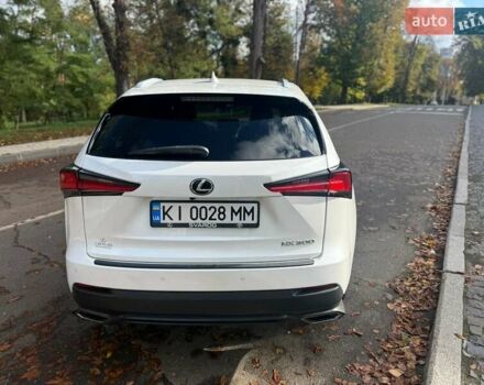 Белый Лексус НХ, объемом двигателя 2 л и пробегом 233 тыс. км за 22000 $, фото 3 на Automoto.ua