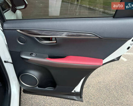 Білий Лексус НХ, об'ємом двигуна 1.99 л та пробігом 186 тис. км за 28300 $, фото 24 на Automoto.ua