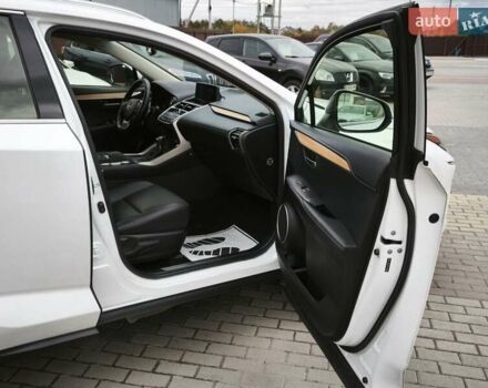 Білий Лексус НХ, об'ємом двигуна 1.99 л та пробігом 154 тис. км за 27601 $, фото 20 на Automoto.ua