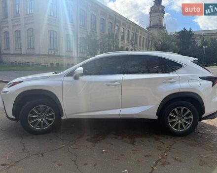Белый Лексус НХ, объемом двигателя 2 л и пробегом 233 тыс. км за 22000 $, фото 2 на Automoto.ua