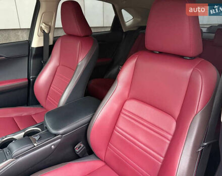 Білий Лексус НХ, об'ємом двигуна 1.99 л та пробігом 186 тис. км за 28300 $, фото 16 на Automoto.ua