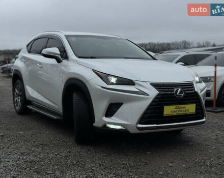 Белый Лексус НХ, объемом двигателя 2 л и пробегом 111 тыс. км за 29900 $, фото 4 на Automoto.ua