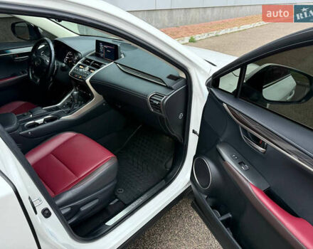 Білий Лексус НХ, об'ємом двигуна 1.99 л та пробігом 186 тис. км за 28300 $, фото 17 на Automoto.ua