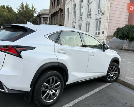 Белый Лексус НХ, объемом двигателя 1.99 л и пробегом 66 тыс. км за 32000 $, фото 4 на Automoto.ua