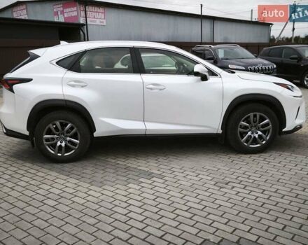 Білий Лексус НХ, об'ємом двигуна 1.99 л та пробігом 154 тис. км за 27601 $, фото 7 на Automoto.ua