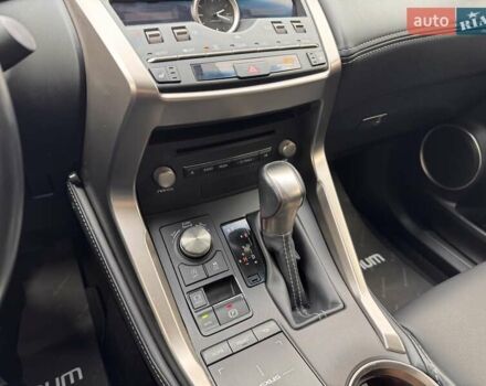 Білий Лексус НХ, об'ємом двигуна 1.99 л та пробігом 66 тис. км за 32900 $, фото 18 на Automoto.ua