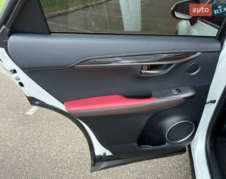 Білий Лексус НХ, об'ємом двигуна 1.99 л та пробігом 186 тис. км за 28300 $, фото 13 на Automoto.ua