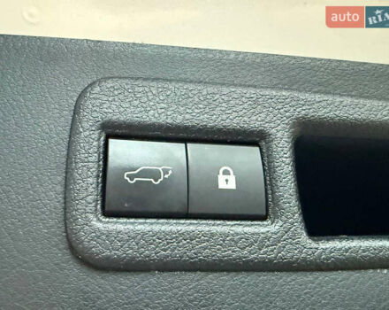 Білий Лексус НХ, об'ємом двигуна 1.99 л та пробігом 186 тис. км за 28300 $, фото 26 на Automoto.ua