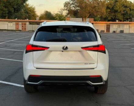 Білий Лексус НХ, об'ємом двигуна 2.5 л та пробігом 40 тис. км за 16000 $, фото 4 на Automoto.ua