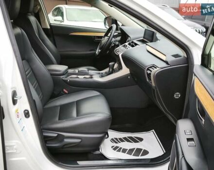 Білий Лексус НХ, об'ємом двигуна 1.99 л та пробігом 154 тис. км за 27601 $, фото 19 на Automoto.ua