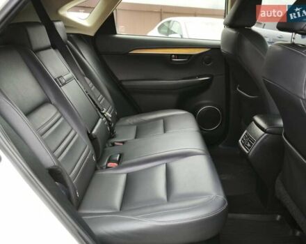 Білий Лексус НХ, об'ємом двигуна 1.99 л та пробігом 154 тис. км за 27601 $, фото 18 на Automoto.ua