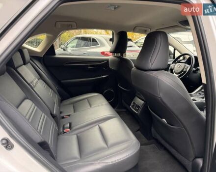 Білий Лексус НХ, об'ємом двигуна 1.99 л та пробігом 66 тис. км за 32900 $, фото 12 на Automoto.ua