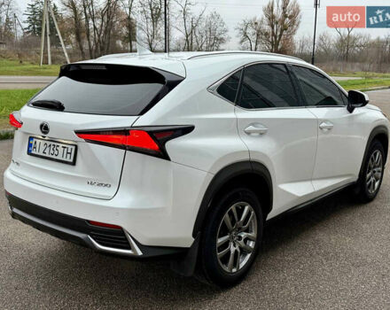 Білий Лексус НХ, об'ємом двигуна 1.99 л та пробігом 186 тис. км за 28300 $, фото 7 на Automoto.ua