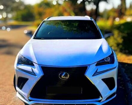 Белый Лексус НХ, объемом двигателя 2 л и пробегом 100 тыс. км за 33000 $, фото 1 на Automoto.ua