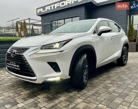 Белый Лексус НХ, объемом двигателя 1.99 л и пробегом 63 тыс. км за 30900 $, фото 94 на Automoto.ua