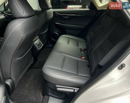 Белый Лексус НХ, объемом двигателя 2 л и пробегом 67 тыс. км за 28900 $, фото 12 на Automoto.ua