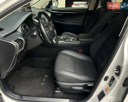 Белый Лексус НХ, объемом двигателя 2 л и пробегом 67 тыс. км за 28900 $, фото 10 на Automoto.ua