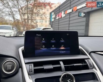 Білий Лексус НХ, об'ємом двигуна 1.99 л та пробігом 66 тис. км за 32900 $, фото 21 на Automoto.ua