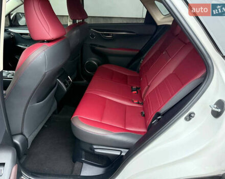 Білий Лексус НХ, об'ємом двигуна 1.99 л та пробігом 186 тис. км за 28300 $, фото 14 на Automoto.ua