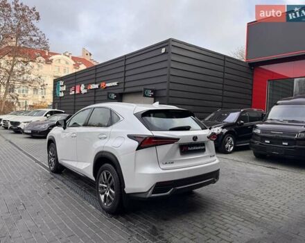 Білий Лексус НХ, об'ємом двигуна 1.99 л та пробігом 66 тис. км за 32900 $, фото 5 на Automoto.ua